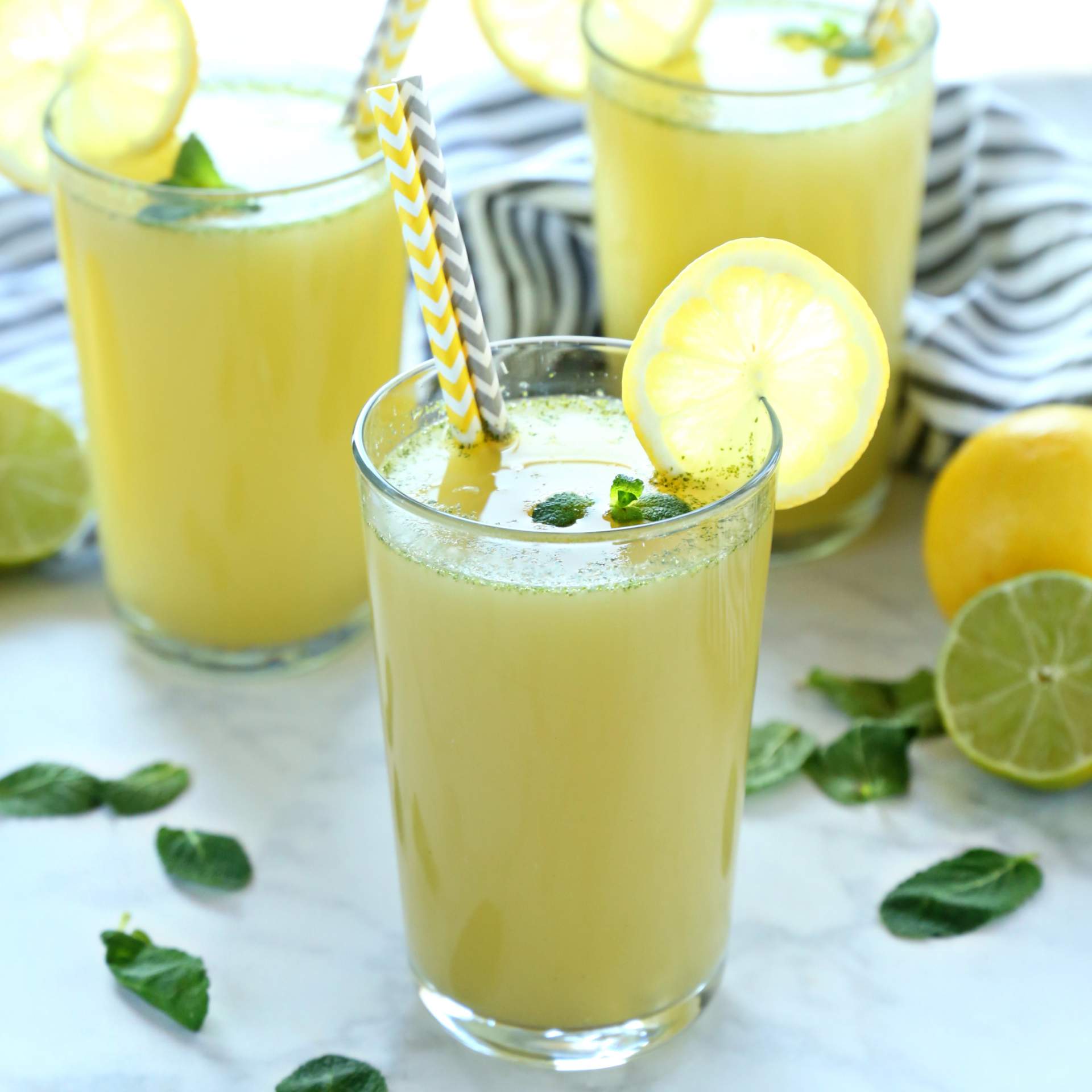 healthy_sparkling_mojito_lemonade_fbig1