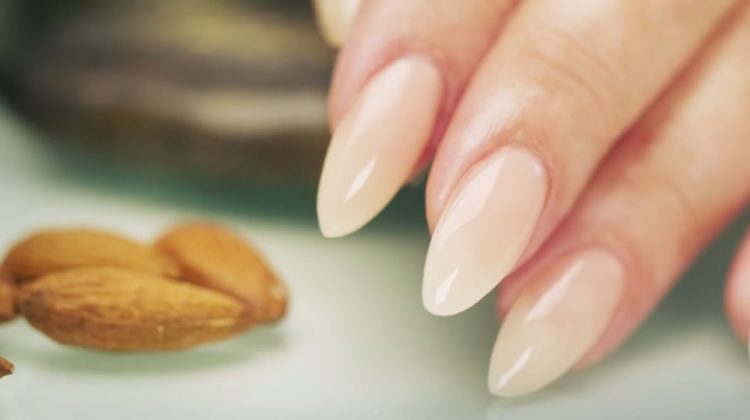how_to_get_almond_nails_step_by_step_tutorial_750x420